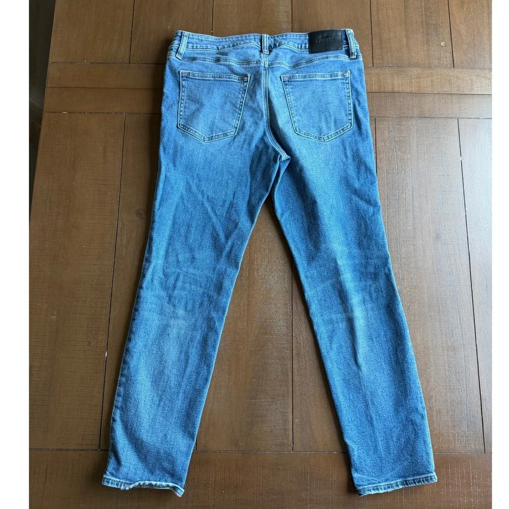 Express Conscious Edit Slim Ankle Jeans Medium Wash Size 31 / 12